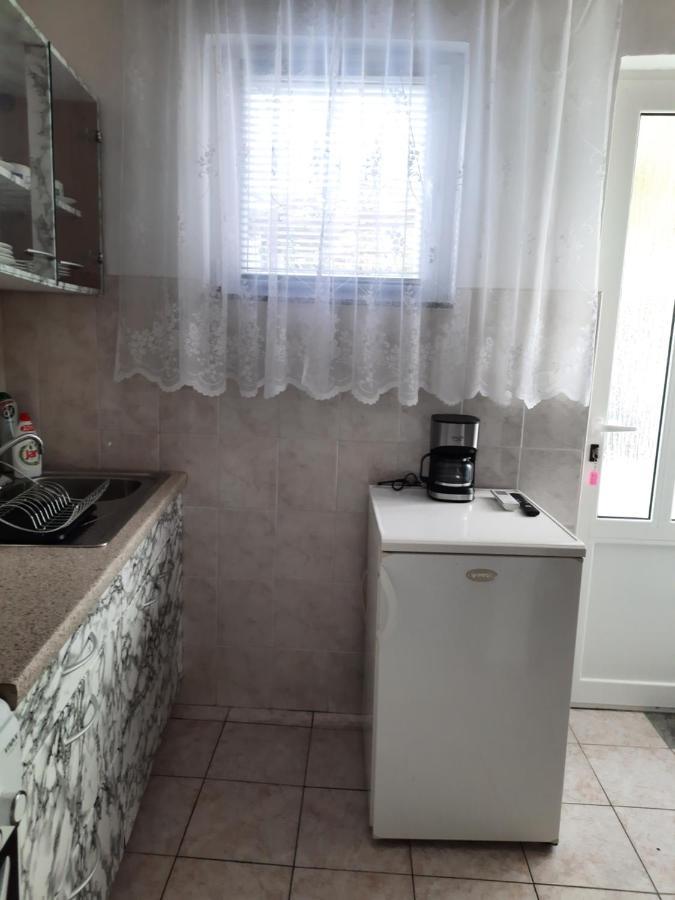 Apartmani Ana-Lora Lopar Εξωτερικό φωτογραφία